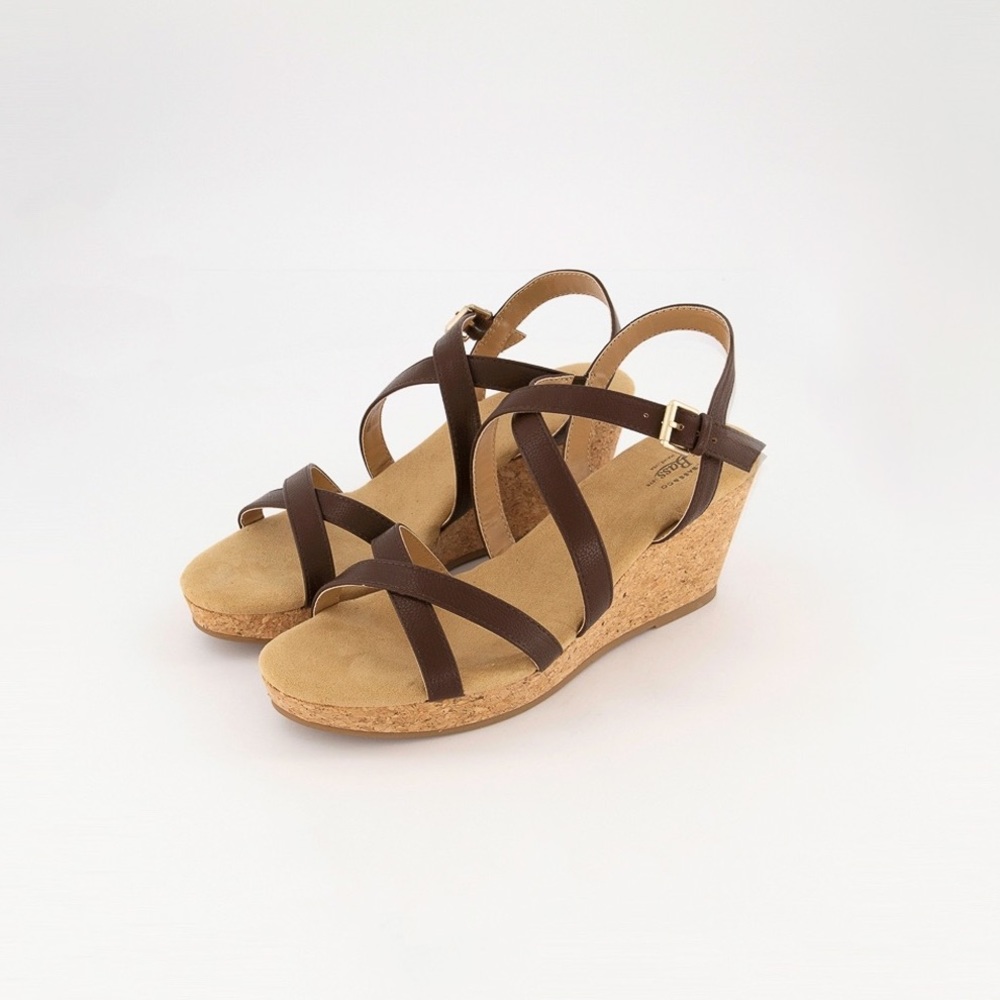 NEW Bass Brown Wedges